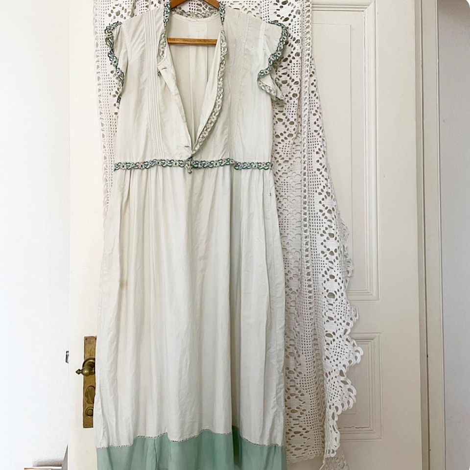 Antikes weiss Kleid vintage in Wiesbaden
