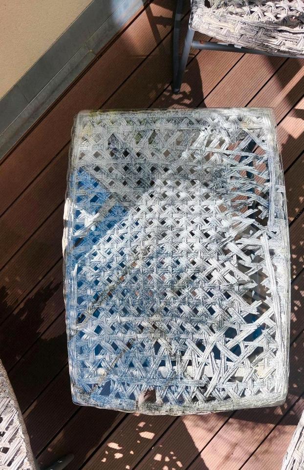 Garten Loungegarnitur Sitzmöbel 4 teilig Kissen Glastisch sofa in Leipzig
