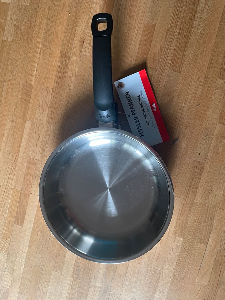 NEU! Bratpfanne Fissler crispy steelux classic 24cmw in Frankfurt am Main