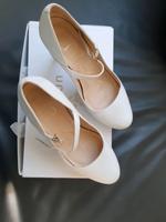 Pumps Gr 37, Plateau, Leder Ivory, Brautschuhe Hochzeit Stuttgart - Zuffenhausen Vorschau
