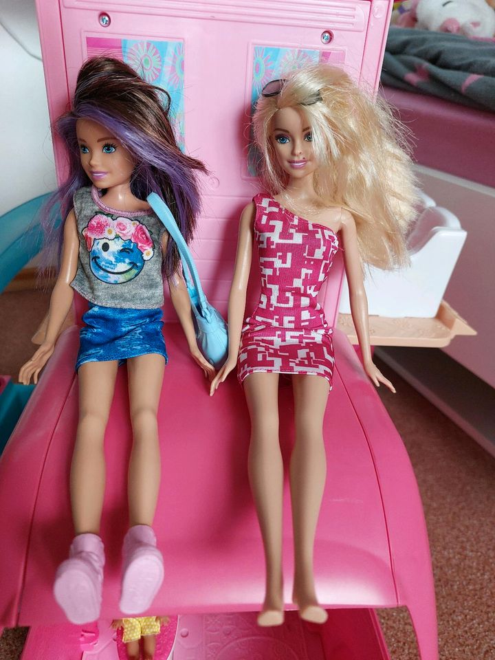 Mattel Barbie Super Feriencamper mit Barbies in Drolshagen