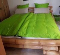 Chesterfield 3er Couch und ein großes Bambusbett Sachsen - Chemnitz Vorschau