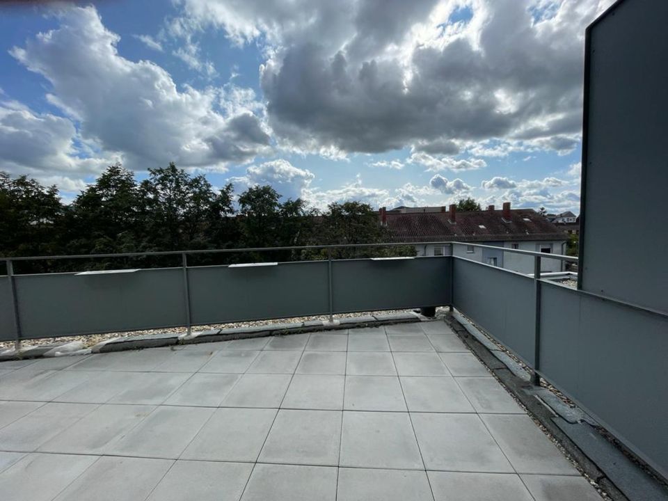 2 Zimmerwohnung mit großer Dachterrasse Inkl. EBK & Waschmaschine in Heidelberg