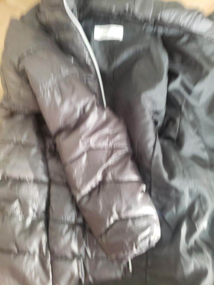 Mädchen  lightweight Jacke H&M Gr. 170 in Bremen