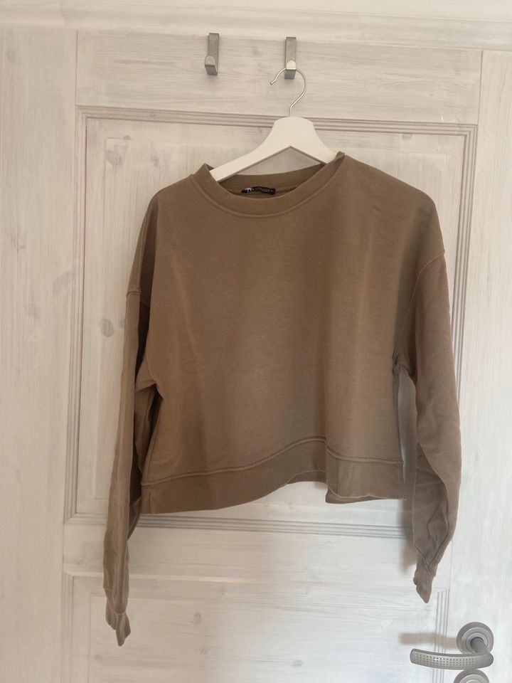 Pullover Zara in Plaaz