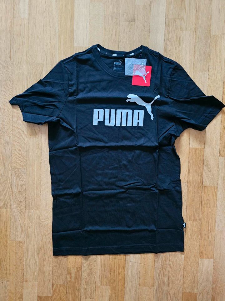 2x Puma T-Shirts Schwarz Original Neu OVP in Frankfurt am Main