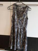 Kleid Seide hilfiger gr. Xs grau silber Federn Sachsen - Wurzen Vorschau
