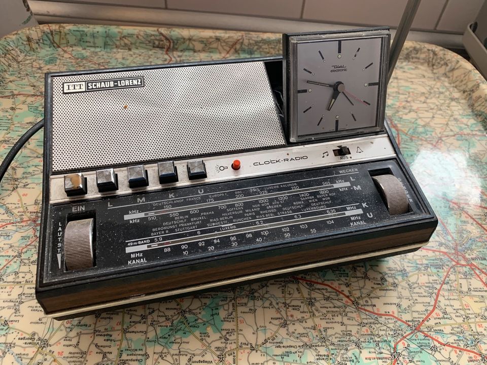 ITT Schaub Lorenz Clock Radio 70er Jahre Vintage in Frankfurt am Main