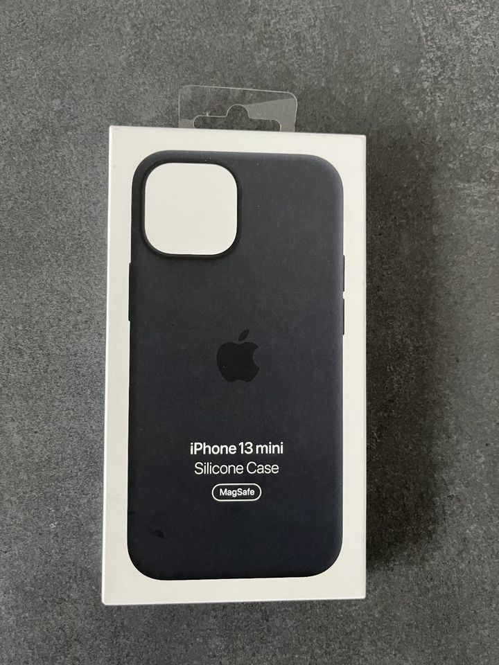 Apple Silikon Case MagSafe iPhone 13 Mini Mitternacht Midnight in Eppingen