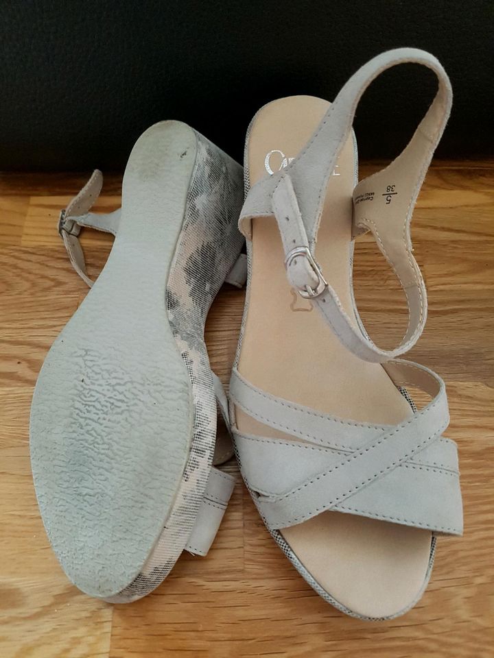 Neue Caprice Sandalen Gr.38 Leder grau in Fulda