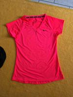 Nike Sportshirt Gr.L,neu Hessen - Steffenberg Vorschau