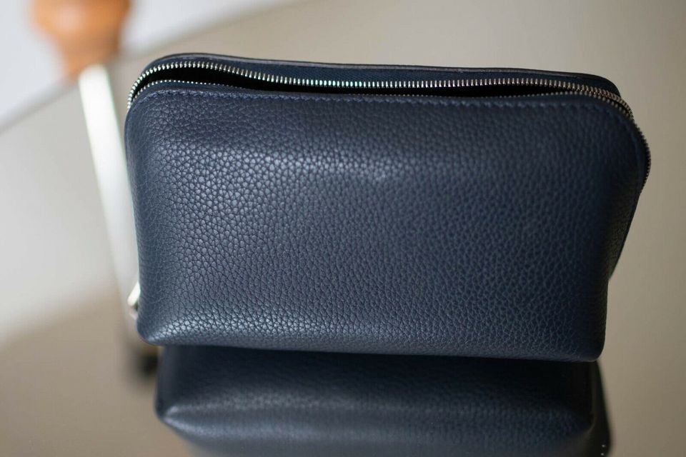 CÉLINE Blaue Leder Clutch in Saarbrücken