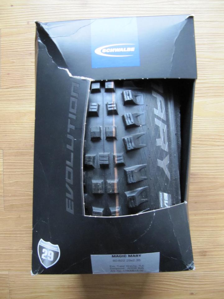 NEU Magic Mary Faltreifen Evo Super Gravity Soft 29x2.35" in Schwalbach a. Taunus