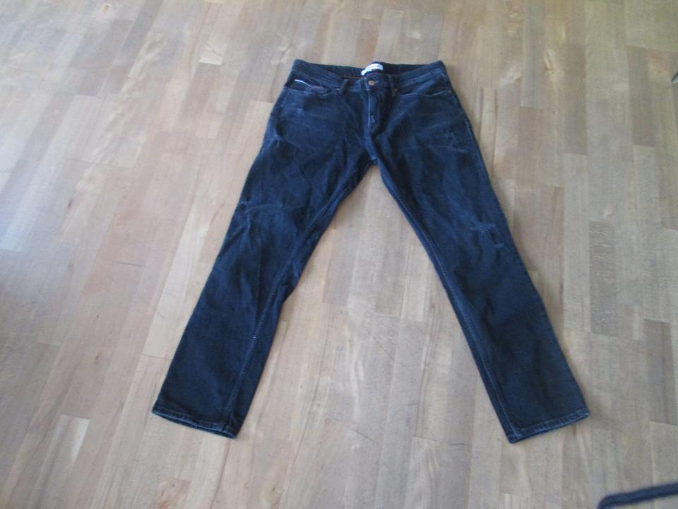 Tommy Jeans slim Scanton schwarz Herren Gr. 34/30 neuwertig in Illertissen
