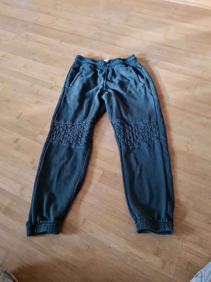 H&M Jogginghose Gr.140, schwarz. Baumwolle in Neumark