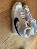 Nike Sneakers neuwertig Top Gr.39 Berlin - Gatow Vorschau