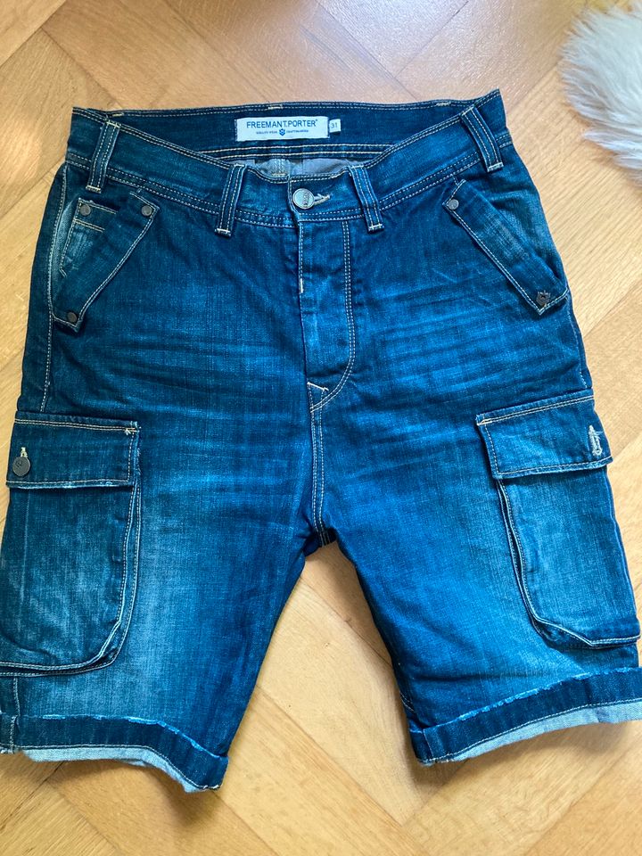 Freeman T. Porter Cargo Shorts Jeans Gr. 31 in München
