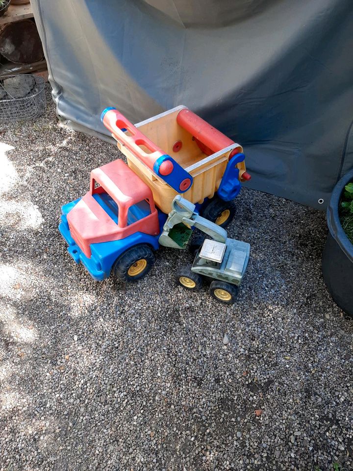 Kinder LKW und Bagger in Niederzimmern