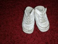 Baby-Softschuhe v. Nike, Gr 18,5, mit Klett weit zu öffnen ! München - Pasing-Obermenzing Vorschau