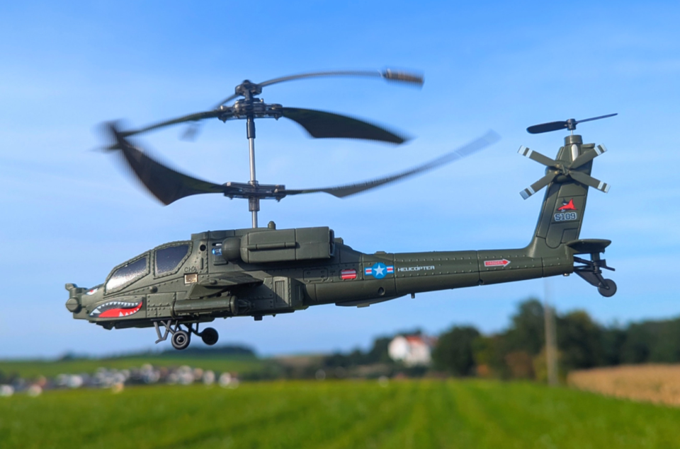 RC Hubschrauber AH-64 APACHE ferngesteuerter US Army Helikopter in Rottenburg a.d.Laaber