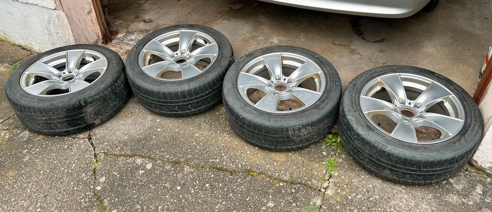 4xAlutec Alufelgen 8Jx17 EH2 ET30 Winterreifen 225/50 R17 98V BMW in Barntrup