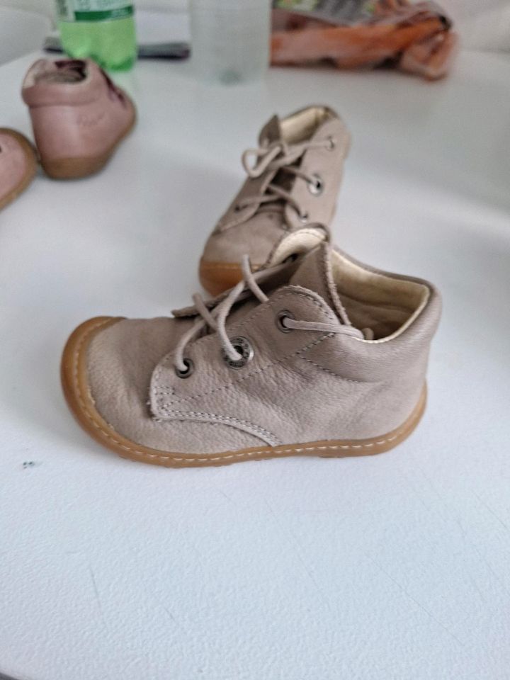 Naturino Schuhe beige in Eschweiler