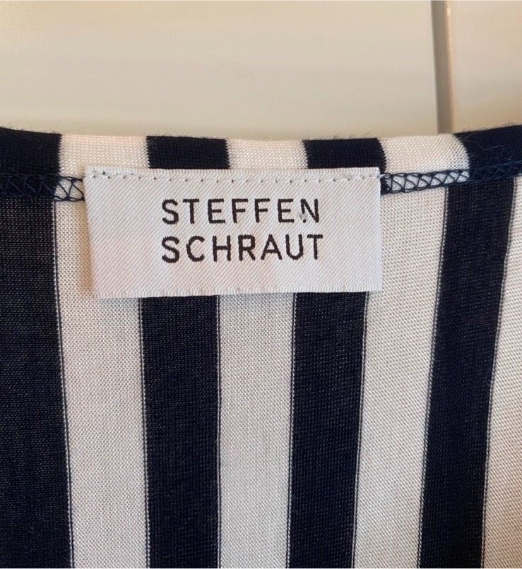 T-Shirt Steffen Schraut blau-weiß Gr. 42 (XL) in Karlsruhe