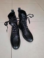 Damenschuhe Stiefeletten für Damen schwarz Esprit Gr. 38 Rheinland-Pfalz - Ludwigshafen Vorschau