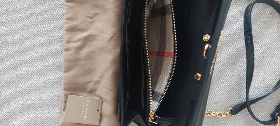 Burberry Henley Tasche in Ismaning