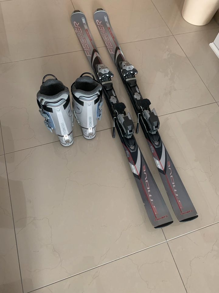 Ski Fischer Set 150cm in Jettingen