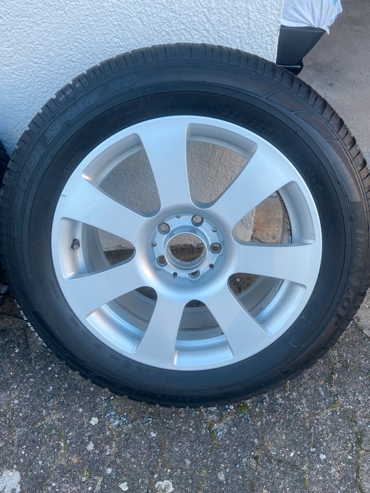 S Klasse w221 Winterräder 235/55 R 17 inkl Nabendeckel in Hannover