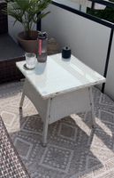 Kleiner Gartentisch abzugeben - Weiß, Rattan mit Glasplatte Niedersachsen - Bassum Vorschau