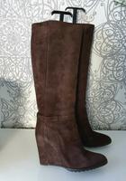 BOSS Stiefel  Boots Wildleder Keilabsatz 39,5 Braun NP 379€ Brandenburg - Leegebruch Vorschau