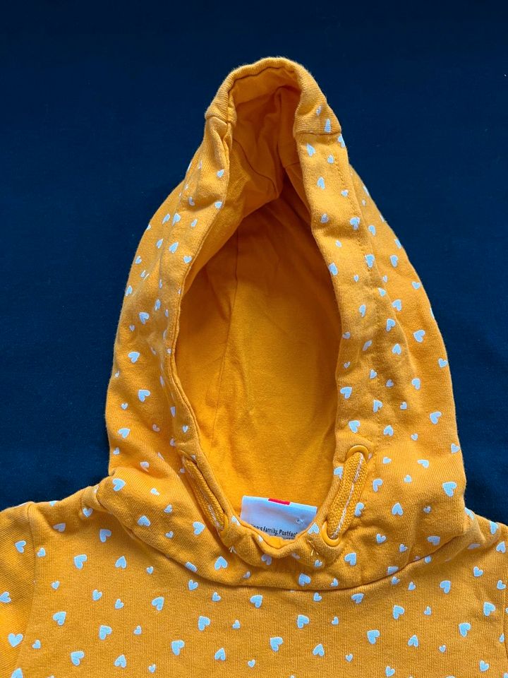 Kinder Kapuzen Pullover mit Känguru-Tasche Gelblich Größe 98 in Crivitz