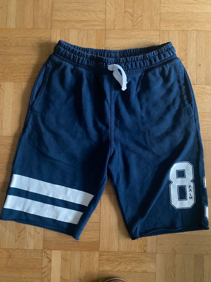 Kurze Hosen Shorts Gr. 146 152 WE H&M in Düsseldorf