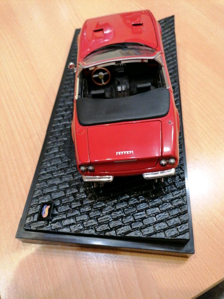 1:18 HotWheels Ferrari 365 GTS/4 in Hardthausen