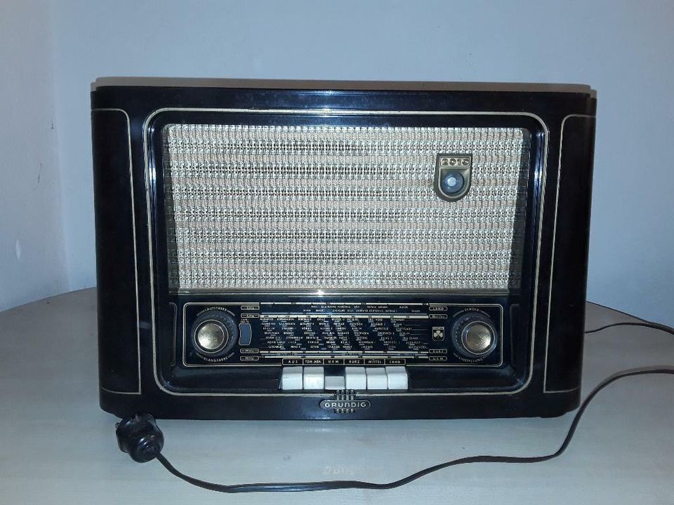 Röhrenradio Radio Grundig Siemens Loewe AEG in Bayreuth