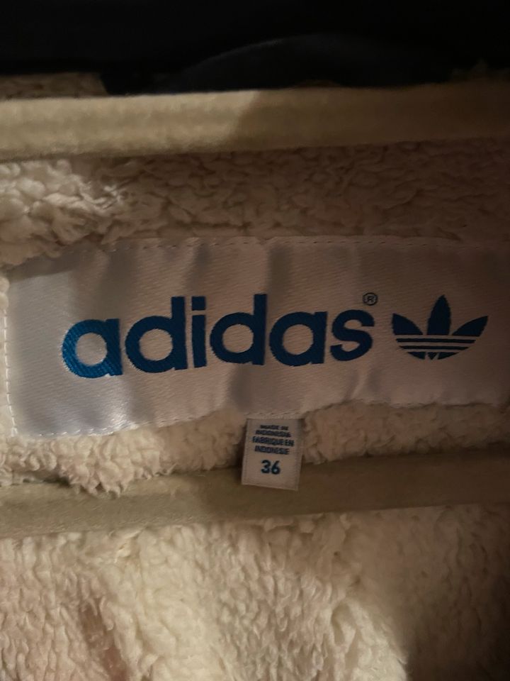 Adidas Parka dunkelblau Gr 36-38 M Fell Teddy in Stuttgart