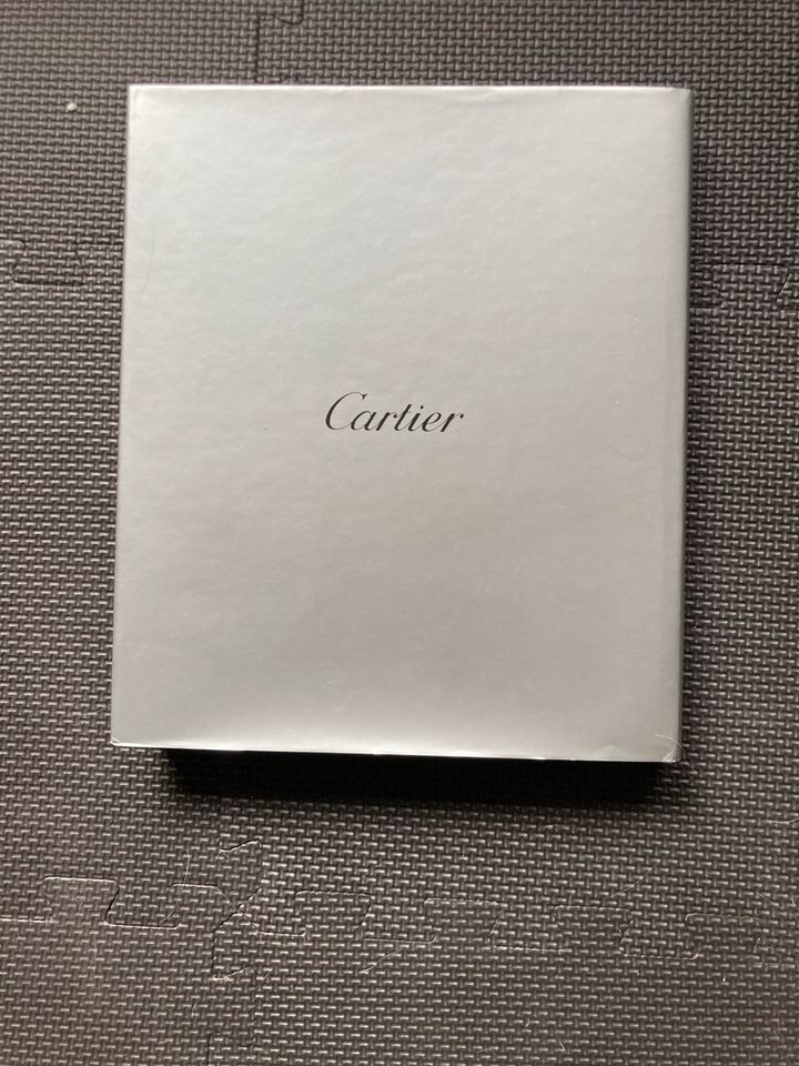 Buch Bildband Cartier Meisterwerke aus Platin in Nürnberg (Mittelfr)