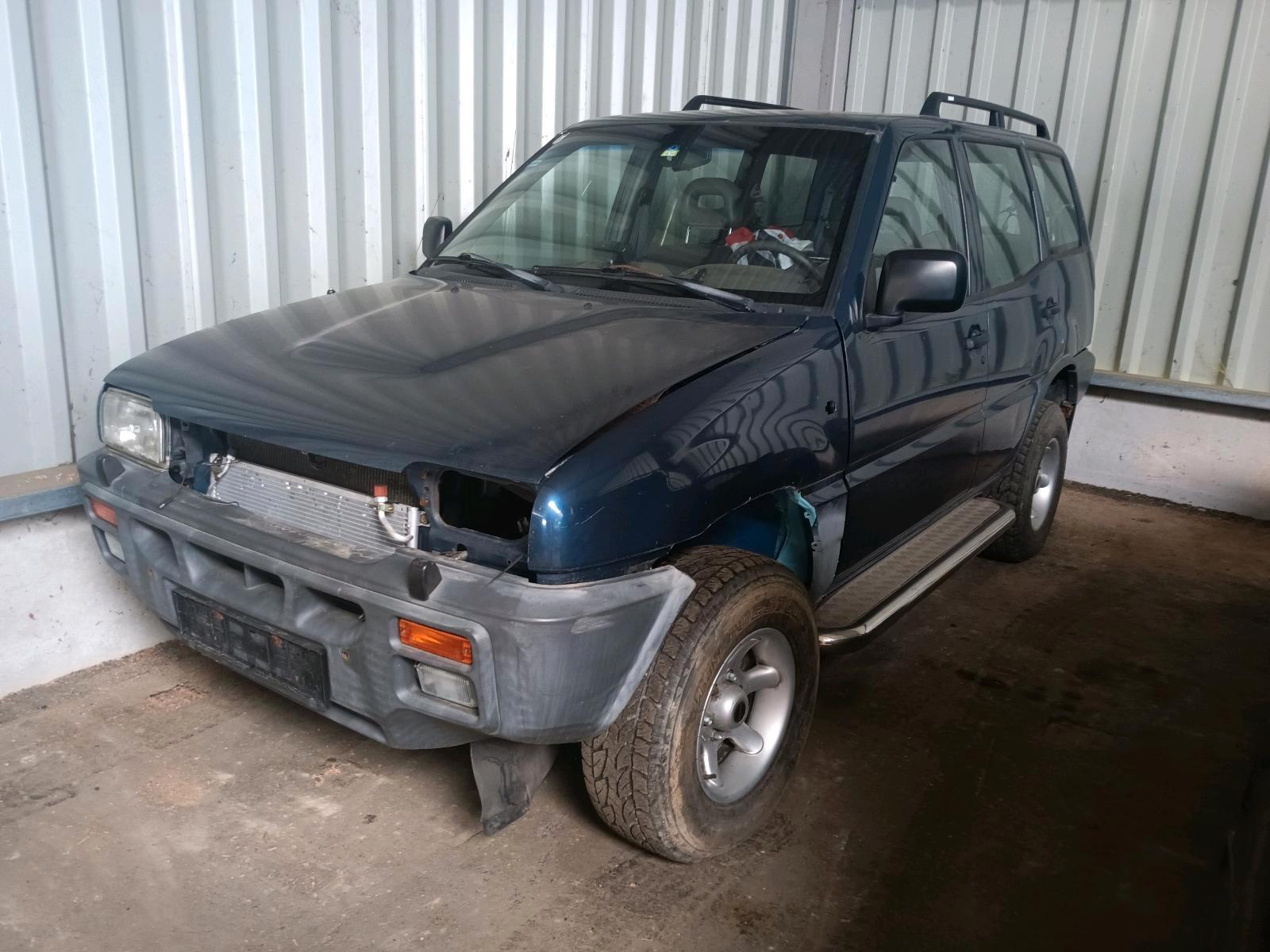 Abbildung des Autos Ford Maverick Nissan ter…