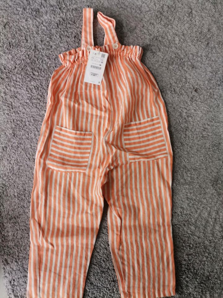 Zara Mädchen jumpsuit, neu. Gr 116 in Langerwehe