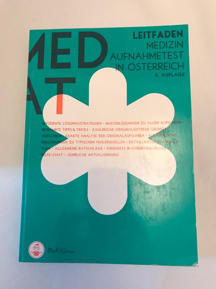 Übungsbücher MedAt 2019 von MedGuru + 4 weitere Übungsbücher in Berlin