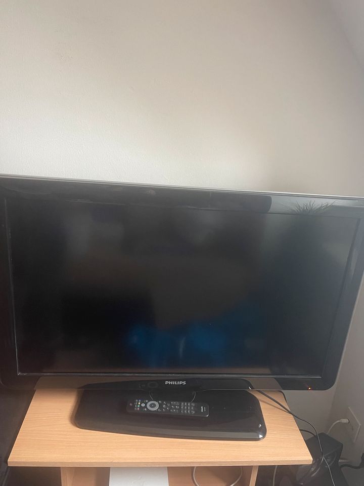 Philips Fernseher Full HD 37 Zoll 5000 Series in Fürth