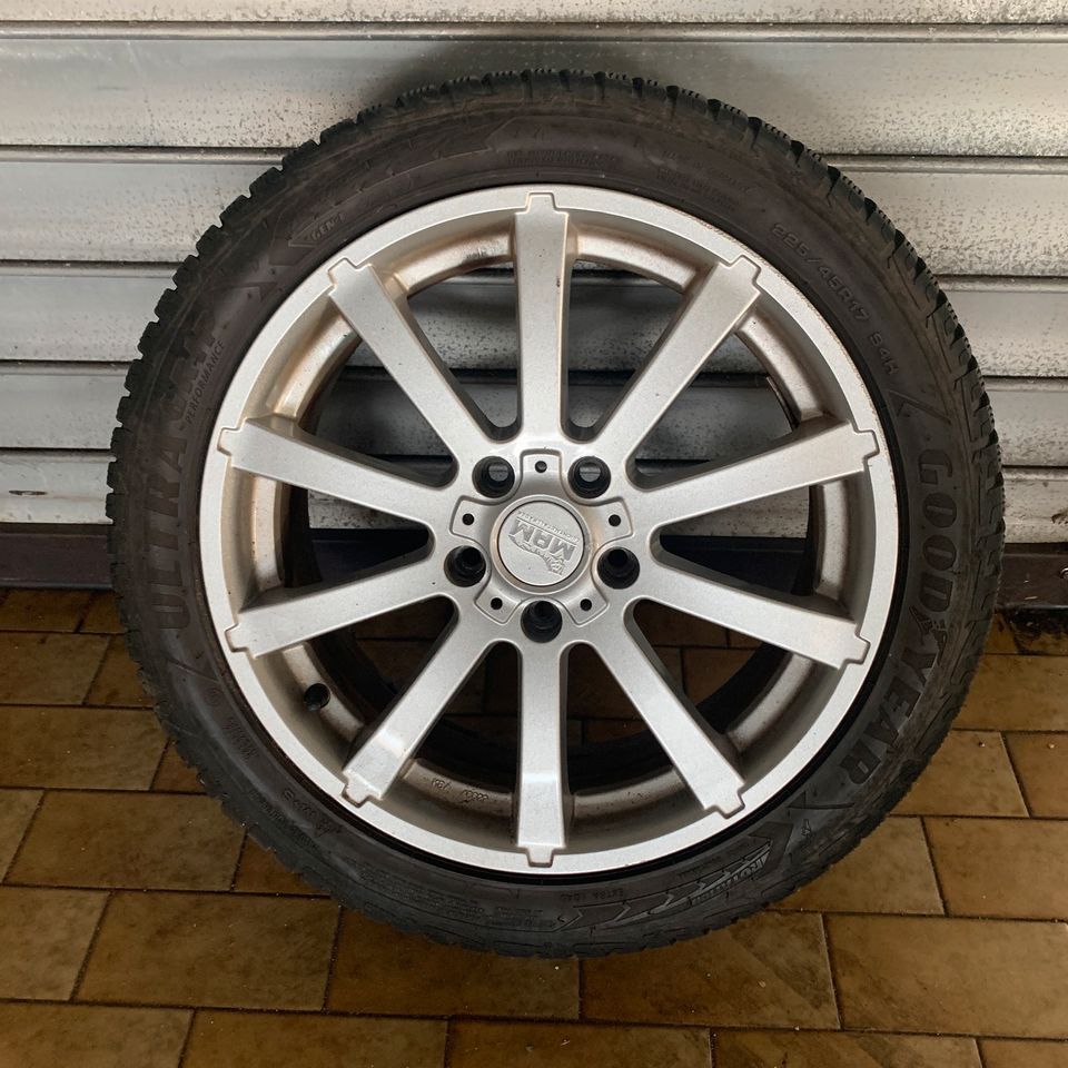 17 Zoll Audi VW Seat Alufelgen 225/45R17 Winterreifen in Remscheid