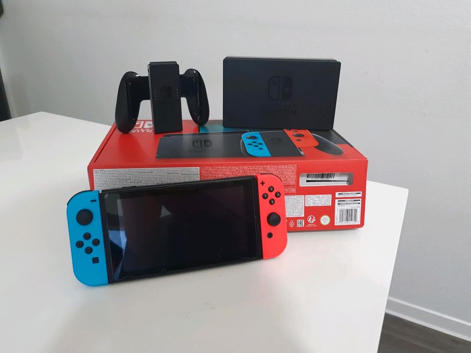 Nintendo switch in einem Sehr Gutem Zustand in Hamburg