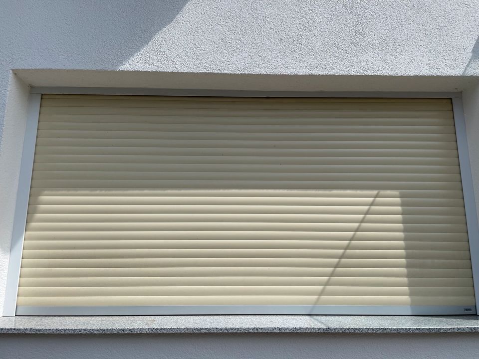 Fenster inkl elektrischer Rollladen *komplett* 200cm x 96,5cm in Karben