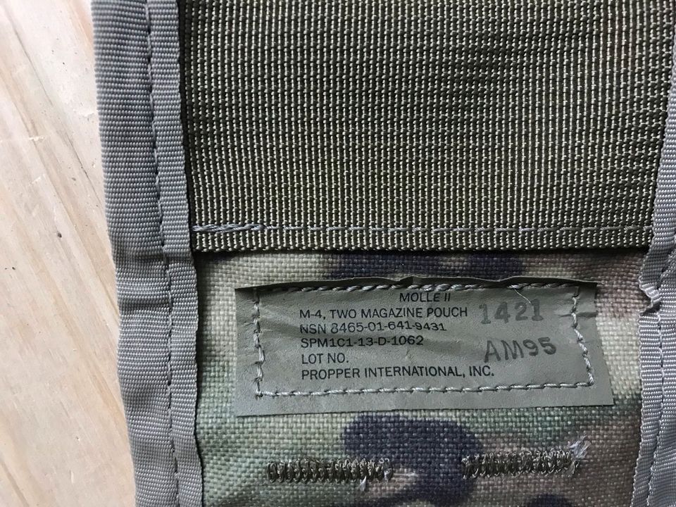 US ARMY Multicam Ocp Molle II M4 Pouch two Magazin Tasche in Berlin