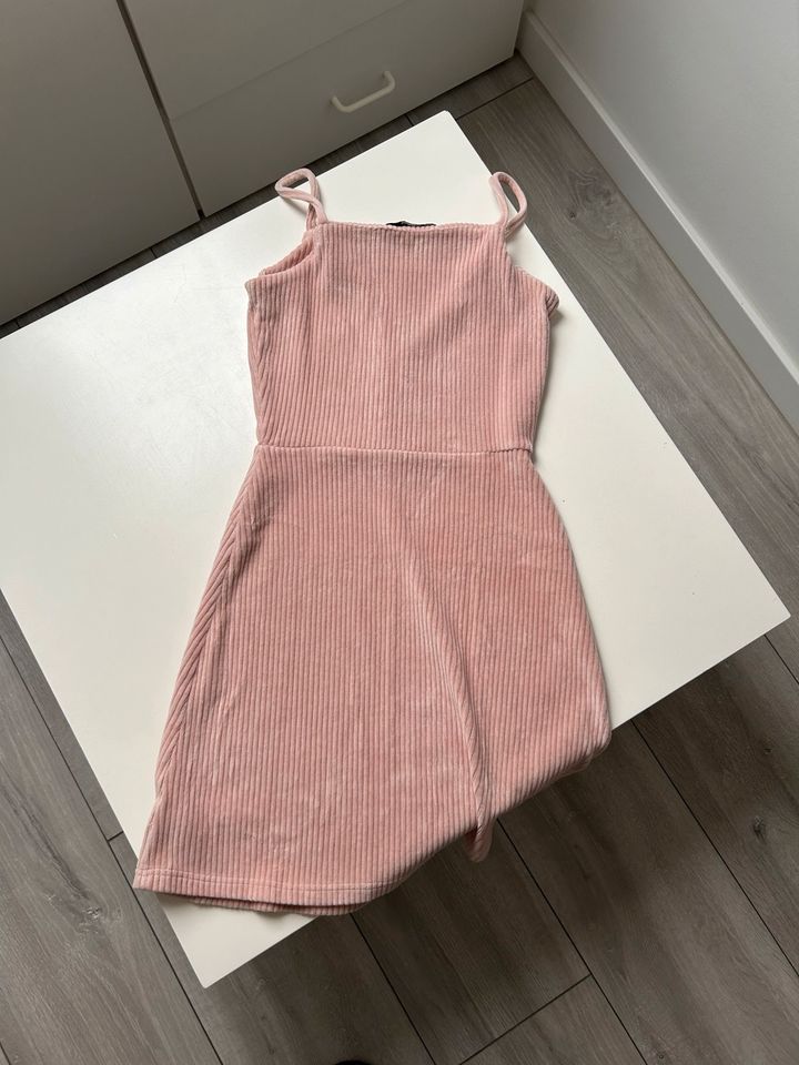 2x Sommer-Kleid Gr. 158/164 H&M denim co. rosa Herz Rippen neuw in Meppen