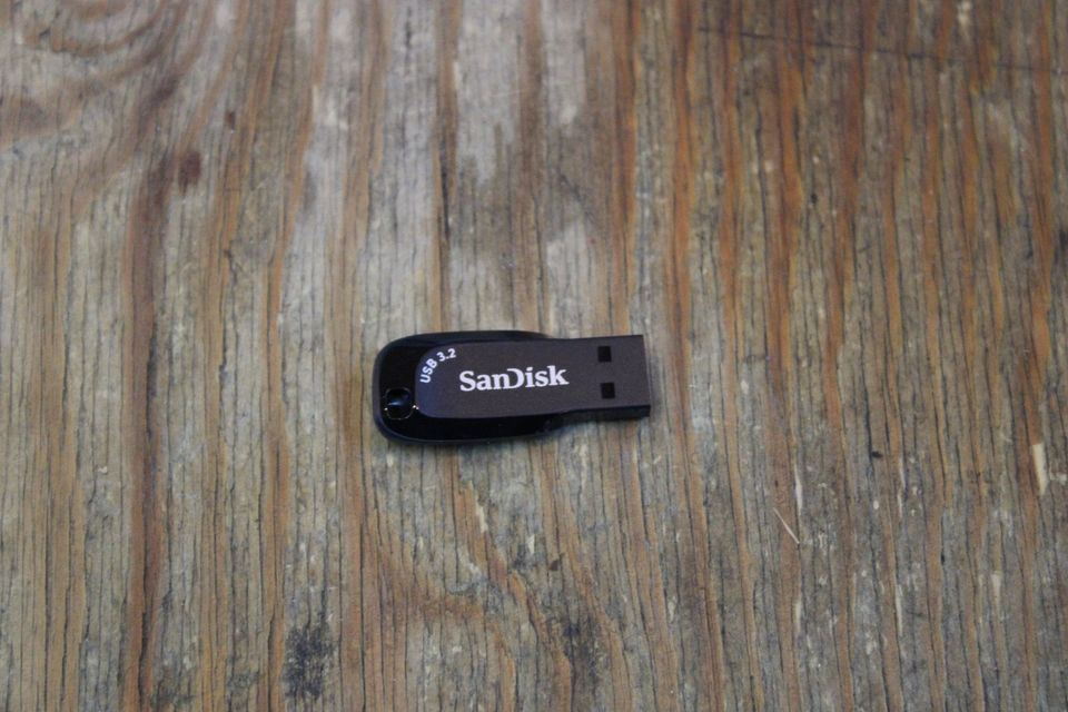 SanDisk Cruzer Blade 128GB USB-Stick in Ichenhausen