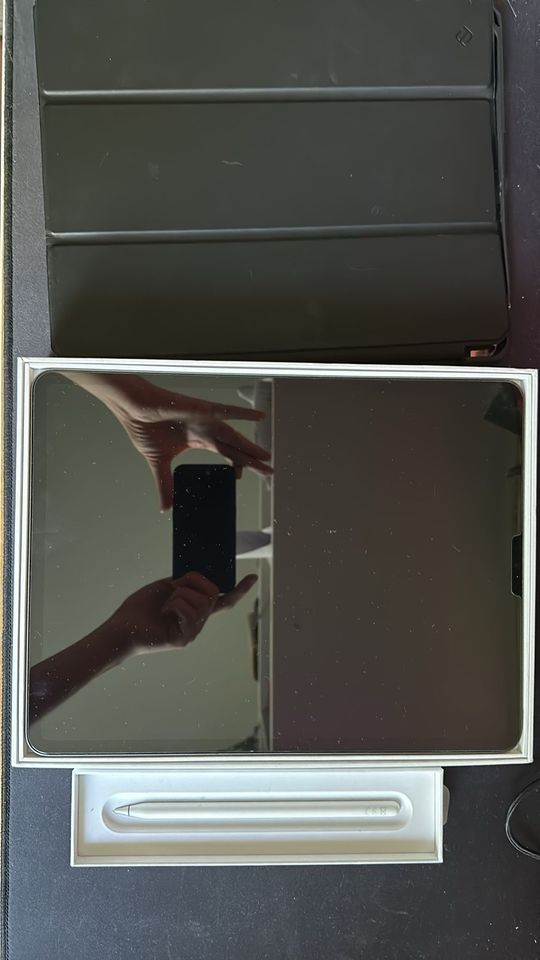 iPad Pro 5. Gen (2021) 12,9 128 GB mit Stift + Hülle in Dresden